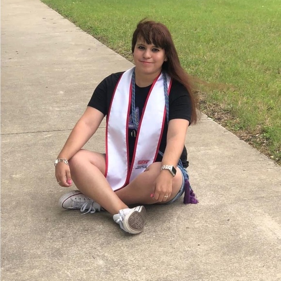 Meet your Posher, Erika - Picture 1 of 3